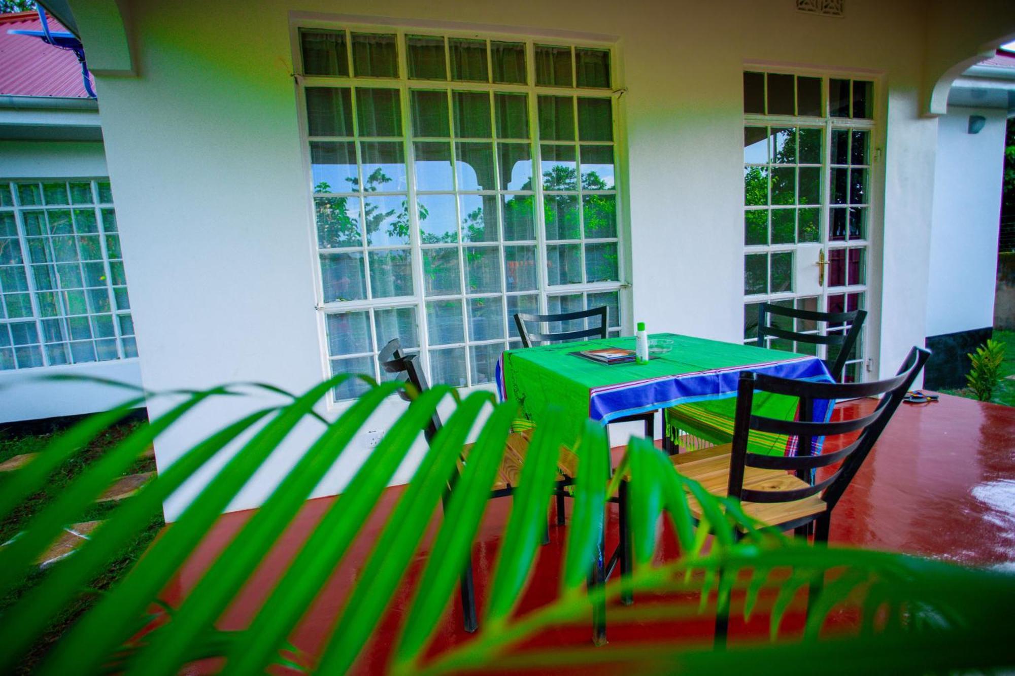 Royal Homestay Moshi Extérieur photo